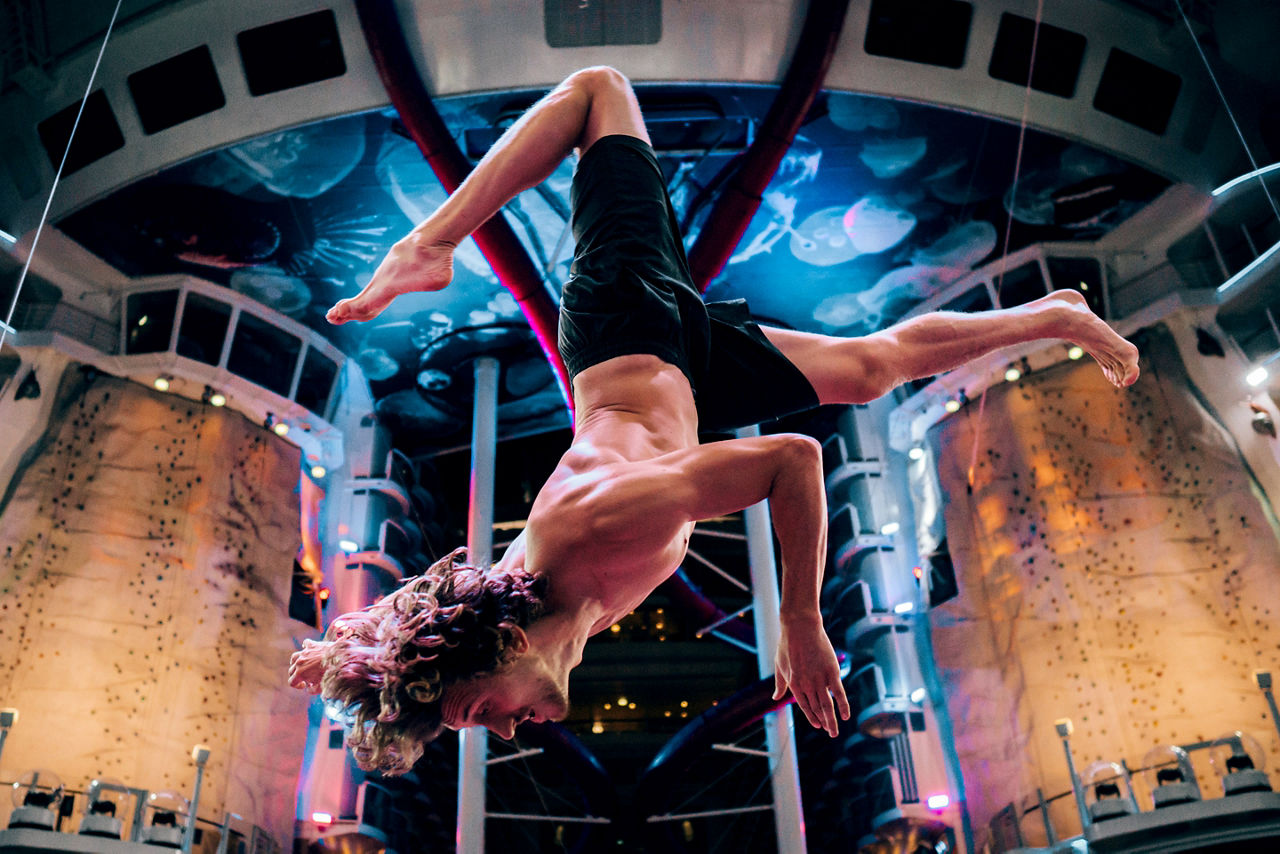 Aqua Theater Acrobatics