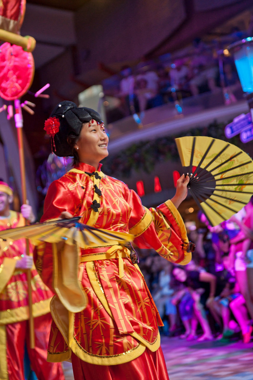 oasis performer parade promenade activity